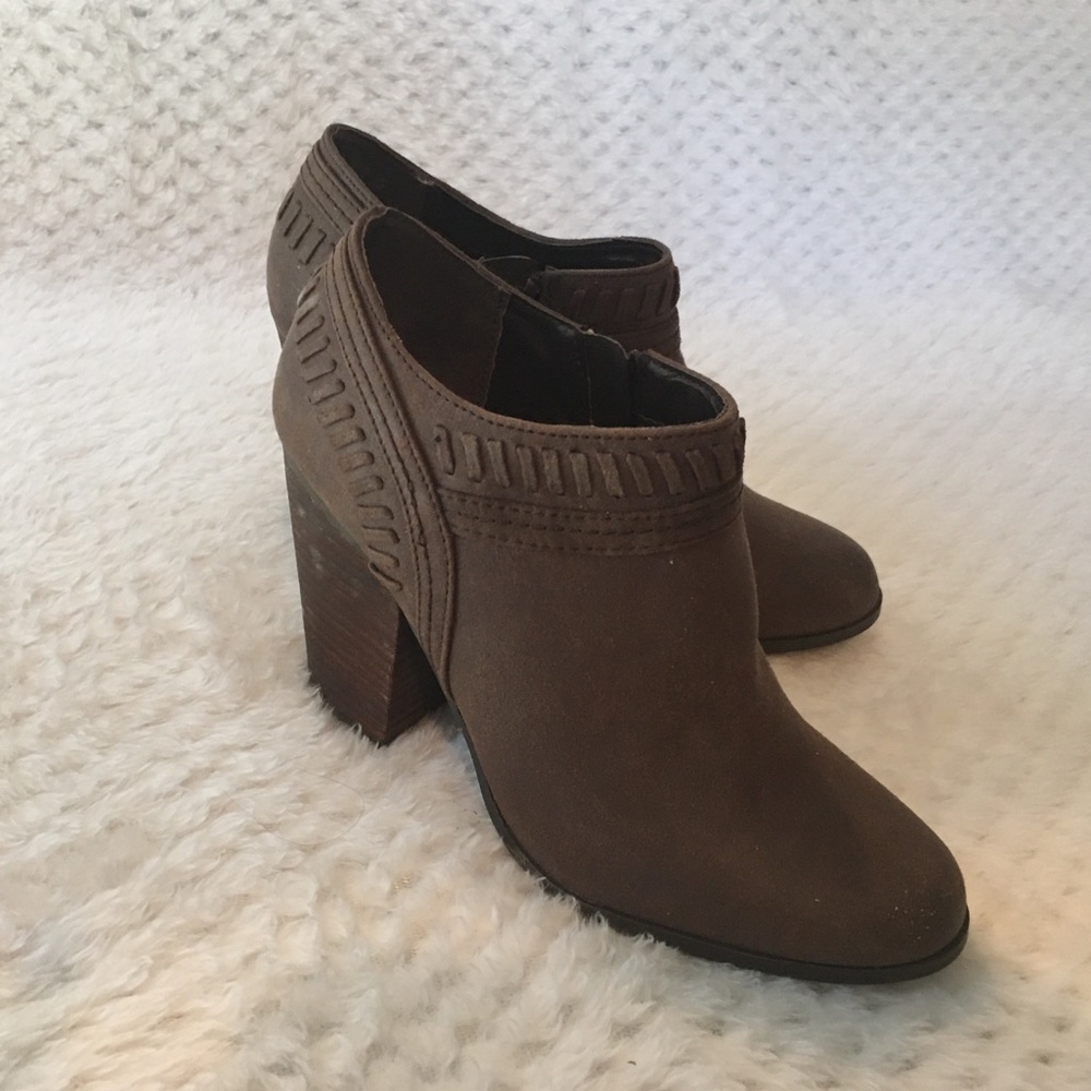 EUC Carlos ankle boots